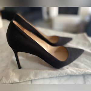 Classic Manolo Blahnik Pumps, sz 38.5